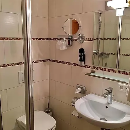 Haus Mechthild Sindelfingen-maichingen Self Check-in 3* Зиндельфинген