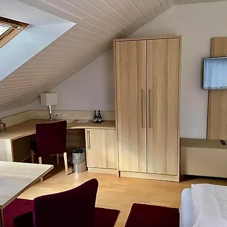 Haus Mechthild Sindelfingen-maichingen Self Check-in Отель Зиндельфинген