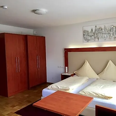 Отель Haus Mechthild Sindelfingen-maichingen Self Check-in Зиндельфинген