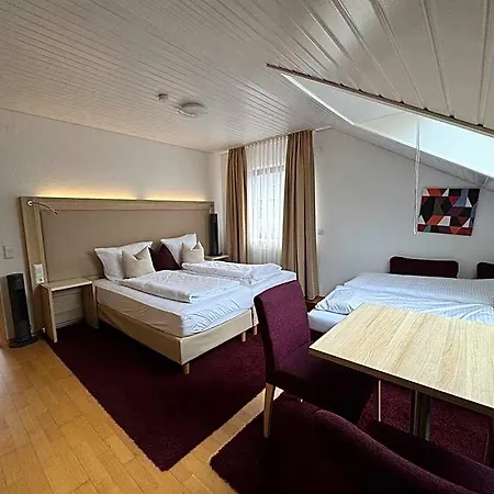 Haus Mechthild Sindelfingen-maichingen Self Check-in Отель Зиндельфинген