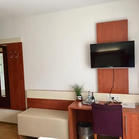 Haus Mechthild Sindelfingen-maichingen Self Check-in 3* Зиндельфинген