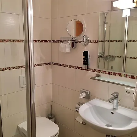 Haus Mechthild Sindelfingen-maichingen Self Check-in Отель Зиндельфинген