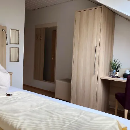 Haus Mechthild Sindelfingen-maichingen Self Check-in Szálloda 3*